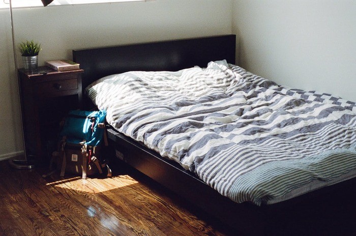 一人暮らしで布団とベッドどちらがいいのか？